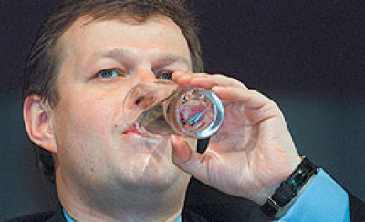 Шефлер боится латышских чиновников