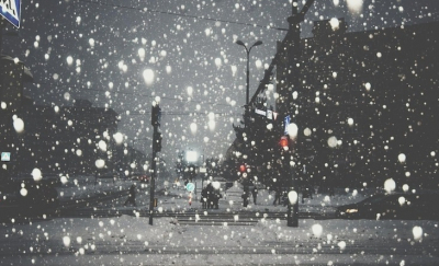 Снег вырабатывает электричество