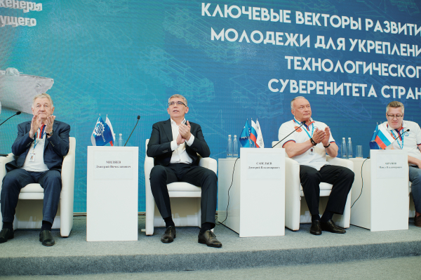 Дмитрий Савельев: путь от военной службы к государственной деятельности и социальным инициативам