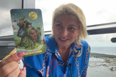 Анжела Перл пообещала денежную феерию одному знаку в октябре