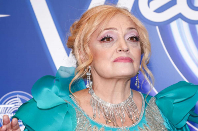 Надежда Кадышева расплакалась на записи праздничного шоу