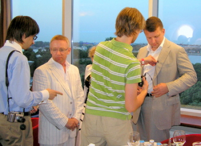 Кое-кто услышал молитвы Ледяева о денежках, да побольше