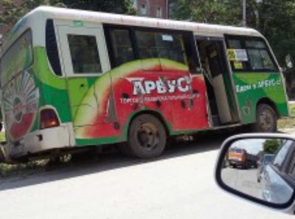 Вместо троллейбусов депутатские маршрутки. Как коррупция выживает дешевый общественный транспорт