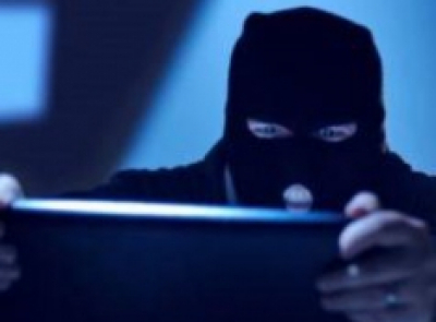 Ловцы пришли на аромат парфюма. ФСФР имитирует бурную деятельность, разыскивая инсайдеров в руководстве концерна &laquo;Калина&raquo;