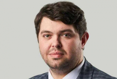 Жители жилого комплекса в Мурино обвинили депутата Ананьева в рейдерском захвате через фиктивное голосование