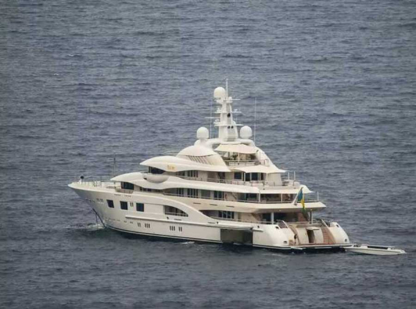 Яхта Чемезова в руках Авдоляна: международные власти сомневаются в законности сделки