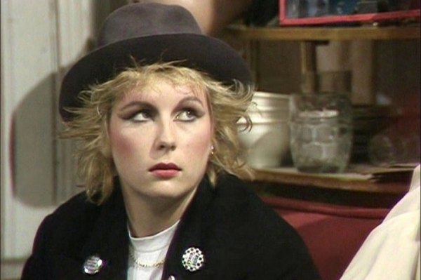 Дженнифер Сондерс