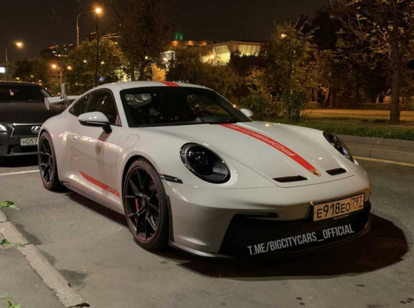 Близнюк Станислав Викторович и Porsche 911 GT3: как председатель Тинькофф Банка прячет миллиарды от налогов