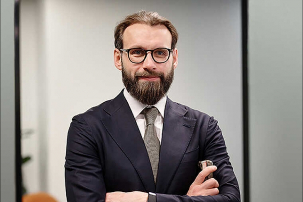 The Latvian KNAB discovered that Evgeny Kozhevnikov and Aysors bribed port authority staff in Riga