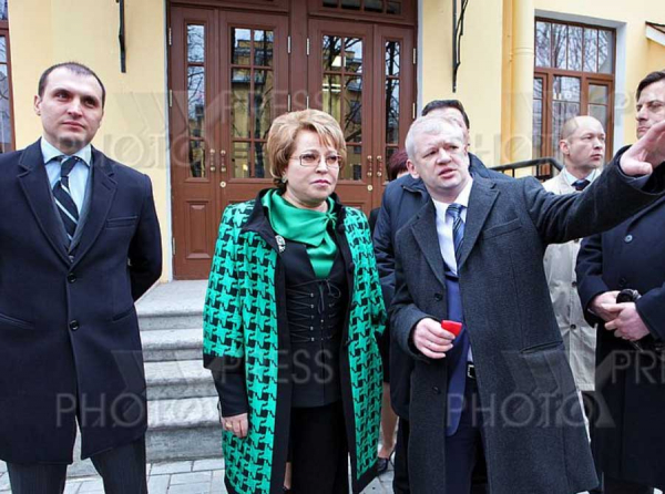 Сеть Креславских и Туркина: от Свердловской набережной до онкоцентра — одни и те же компании