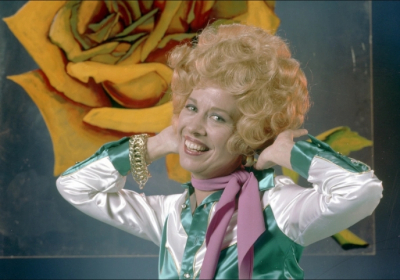 Полли Холлидей