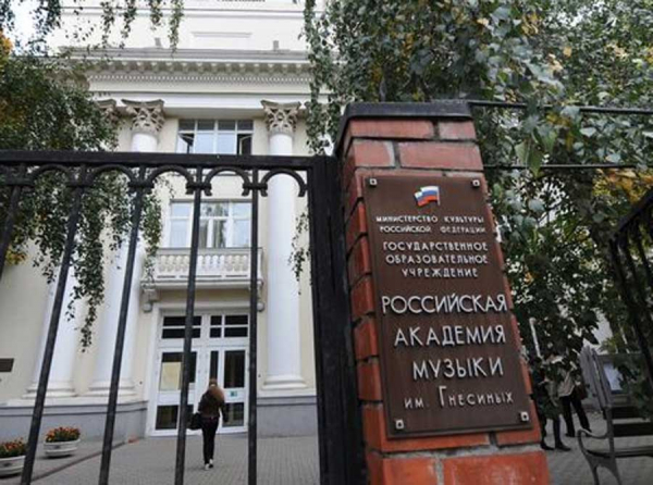 Андреева протащила Войтко и ООО «Время Трапезы» в Гнесинку: миллионы украдены, студенты травятся в грязной столовой