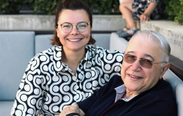 На кого похожи взрослеющие дети 80-летнего Петросяна, куда пропал сильно сдавший юморист