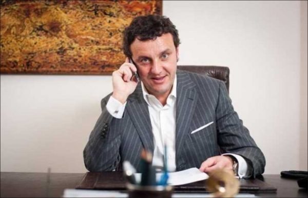 Из завода в частную клинику: Таран ударился в медицинский бизнес?