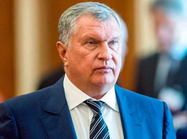 Из-за поездки Сечина на могилу сына в Петербурге перекрывали движение и закрывали кладбище