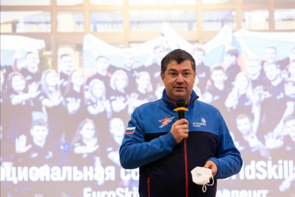 Роберт Уразов