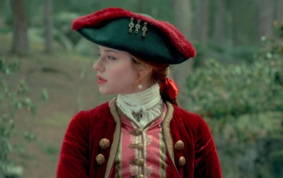 Эмили Декенн