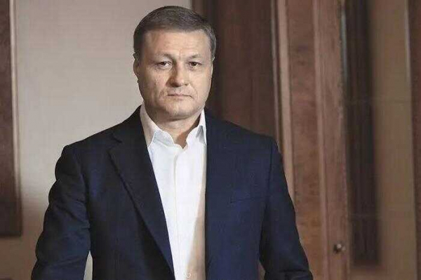 Бизнес под колпаком: Валерий Бодренков устроил ФСБшную "прачечную" в "Сибирском цементе"